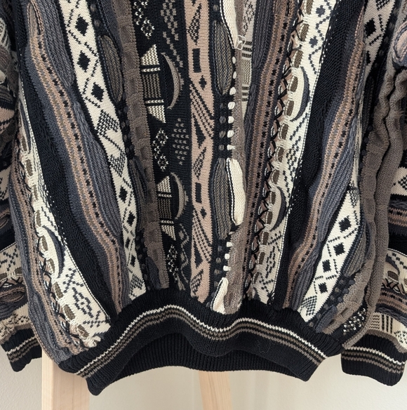 Vintage 90's Coogi Style Abstract Textured Chunky Crewneck Sweater In Black/Gray - Picture 6 of 10